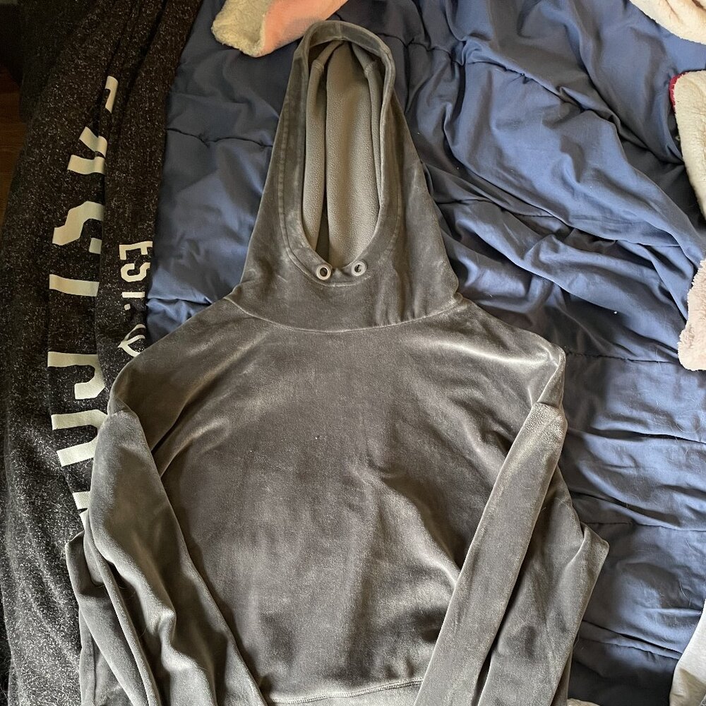 COPY - Cropped Fuzzy Sweater